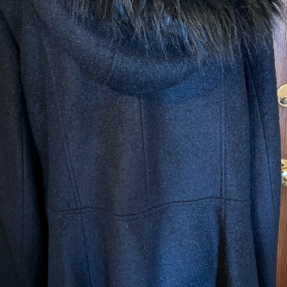Woman’s wool swing coat - Picture 2 of 5